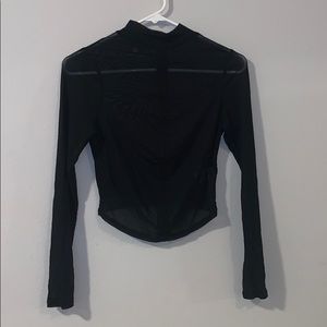 Plain mesh black top
